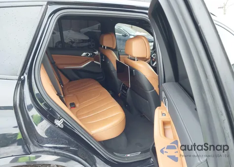 2021 BMW X5 xDrive40I z USA, uszkodzony, nr VIN 5UXCR6C09M9D89628